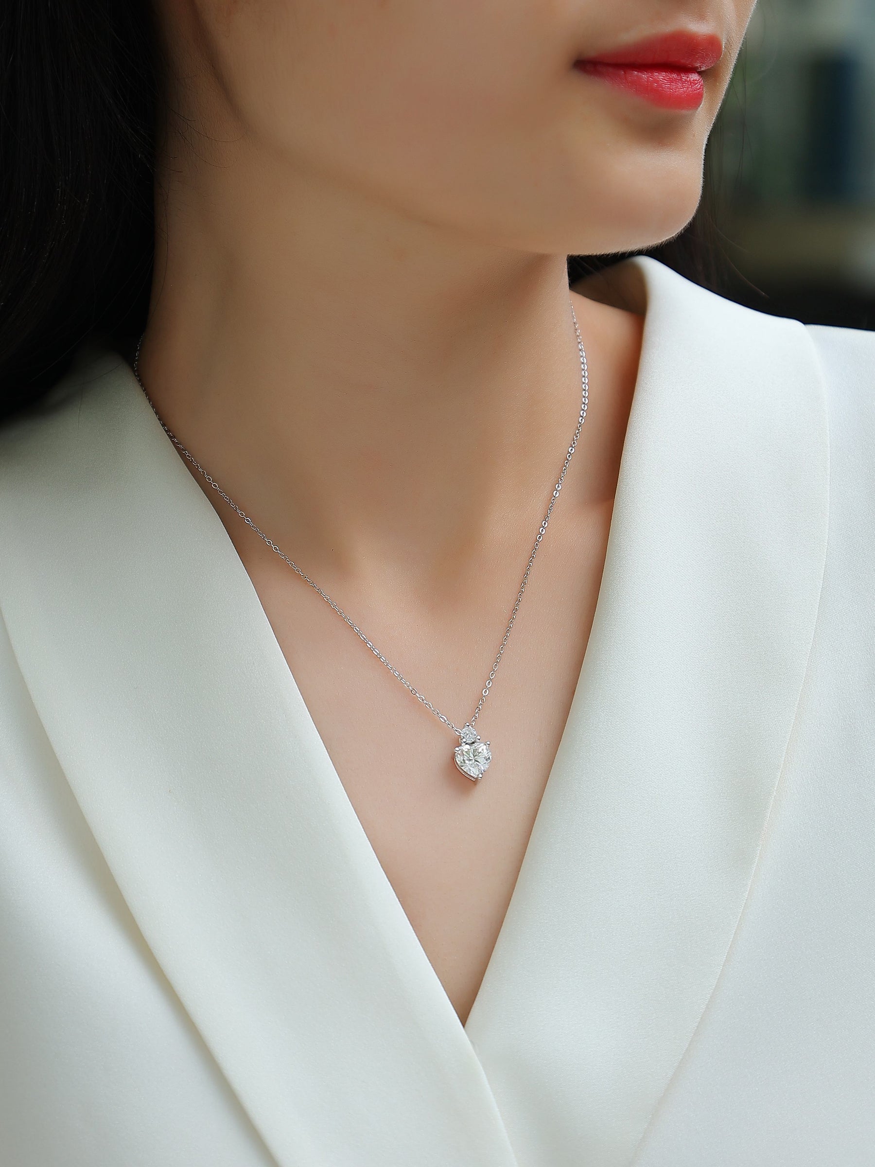 Ripple Fantasy - A Fashionable And Luxurious Diamond Jewelry Pendant Set