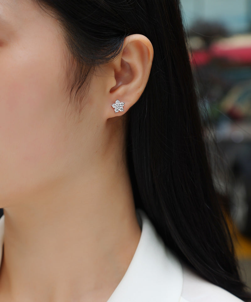 Paris Flower - Fashionable And Luxurious Diamond Jewelry Set