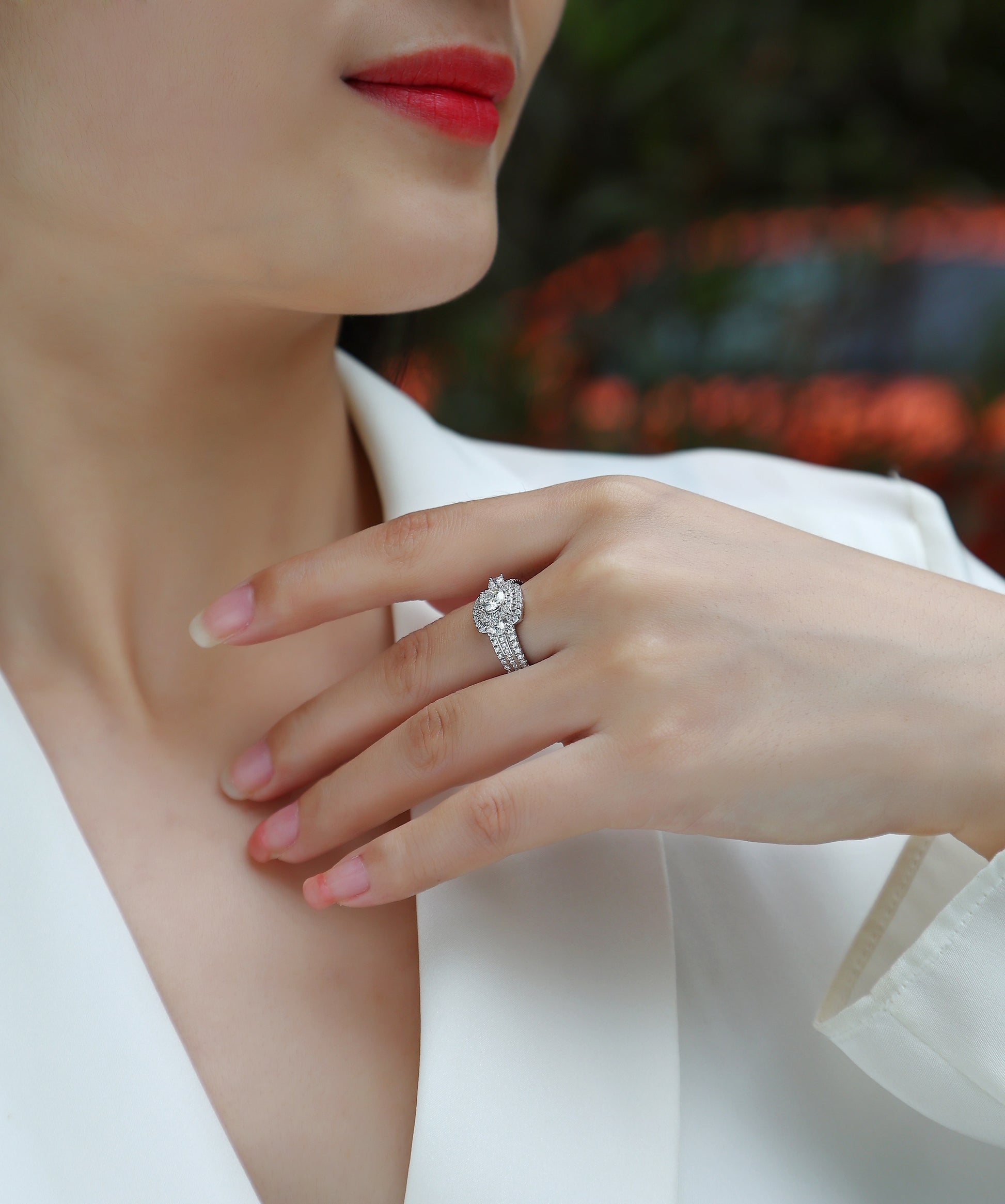 Afternoon In The Gobi - A Fashionable And Luxurious Jewelry Piece Set
