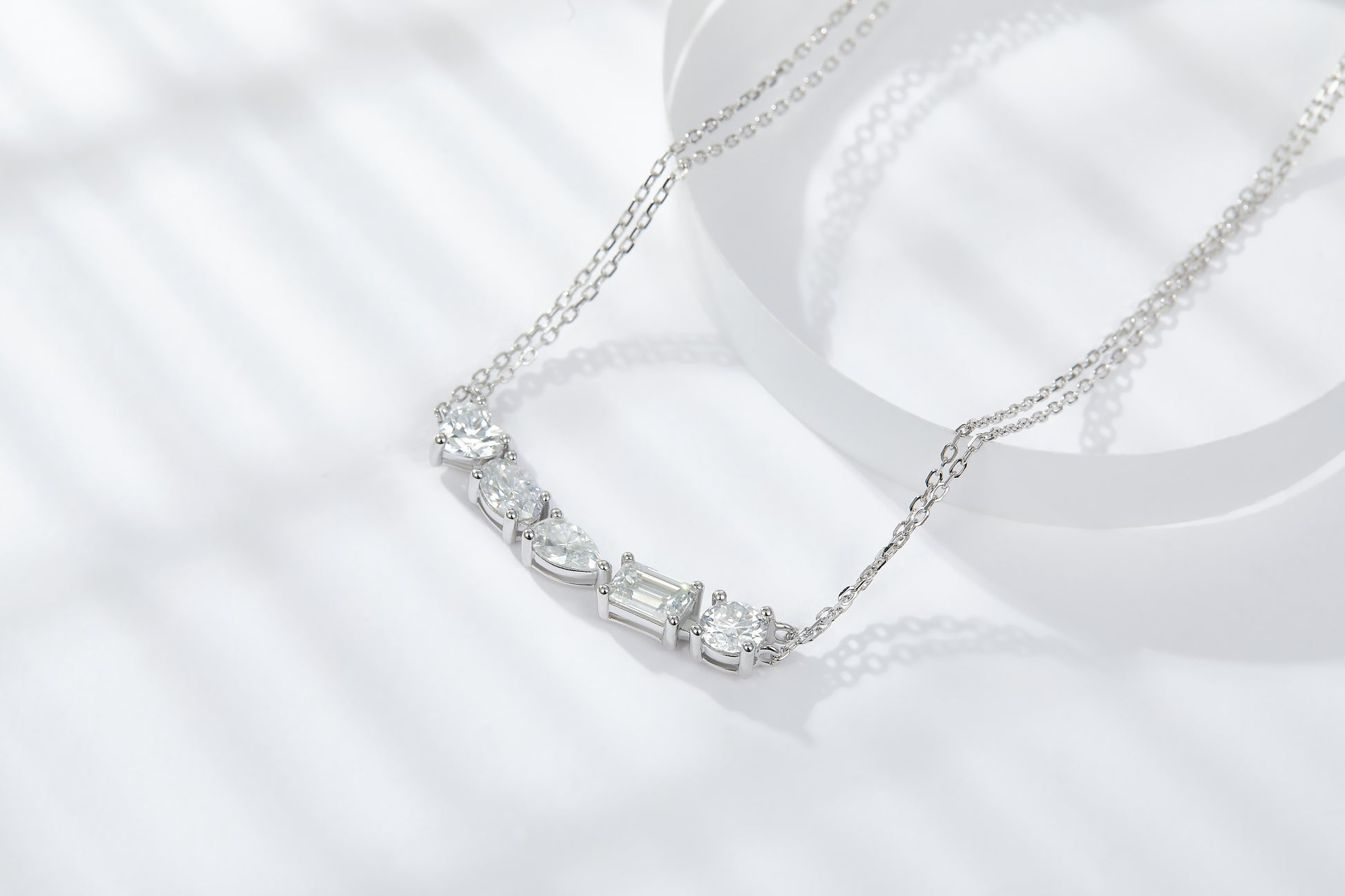 Galaxy - A Fashionable And Luxurious Diamond Jewelry Pendant Set
