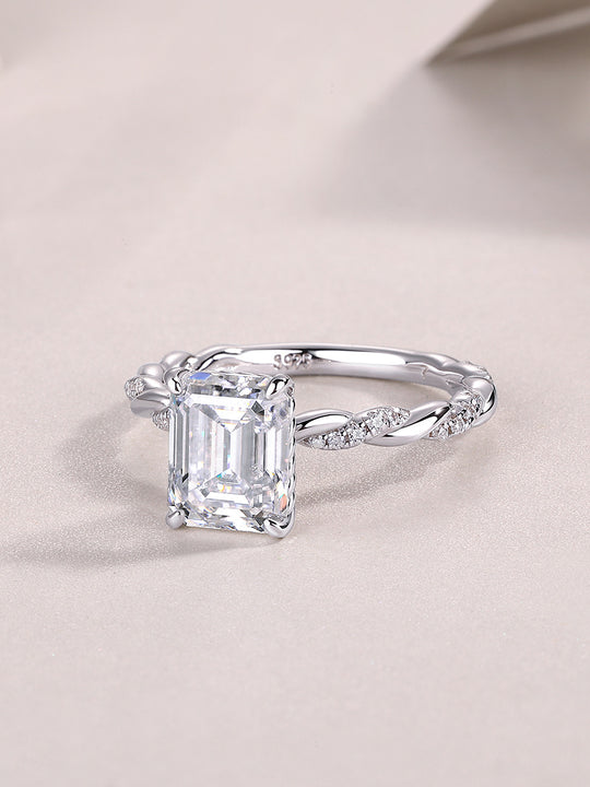 Chasing Light - A Fashionable Diamond Jewelry Piece Set