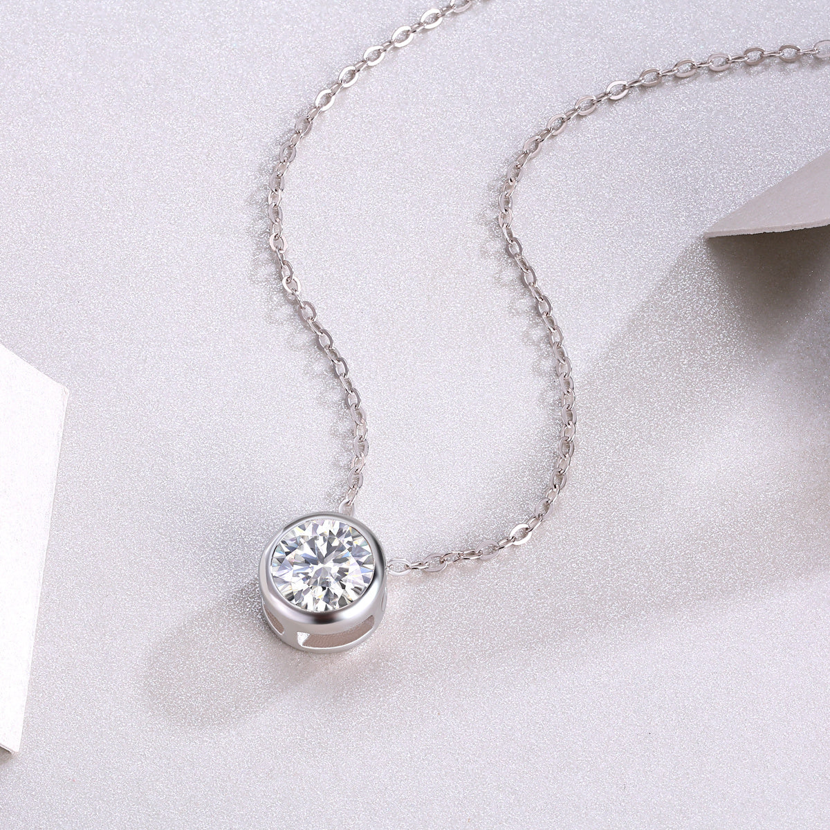 Purity - A Fashionable And Luxurious Diamond Jewelry Pendant Set