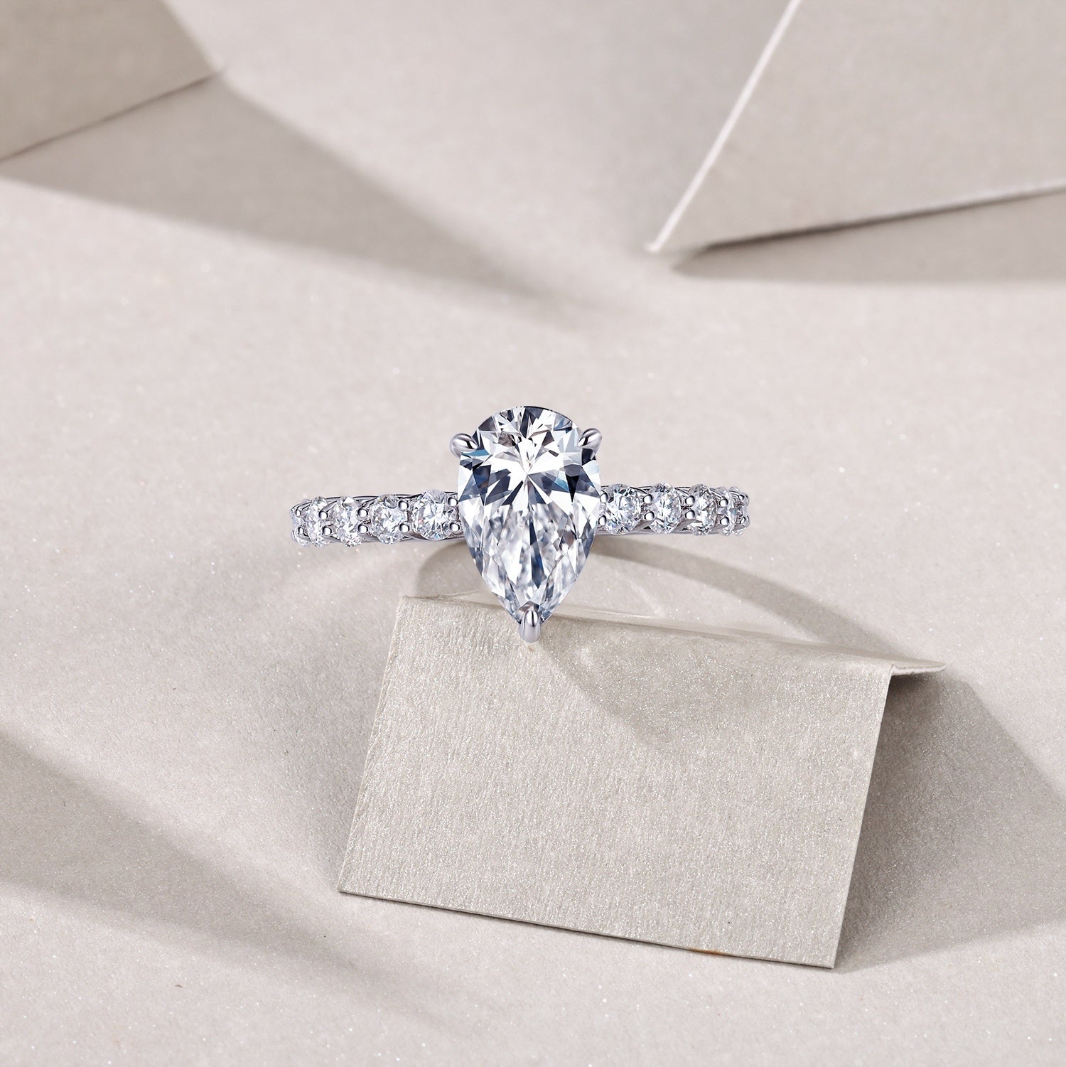 Moonlight Water Drop - A Fashionable Diamond Jewelry Piece Set