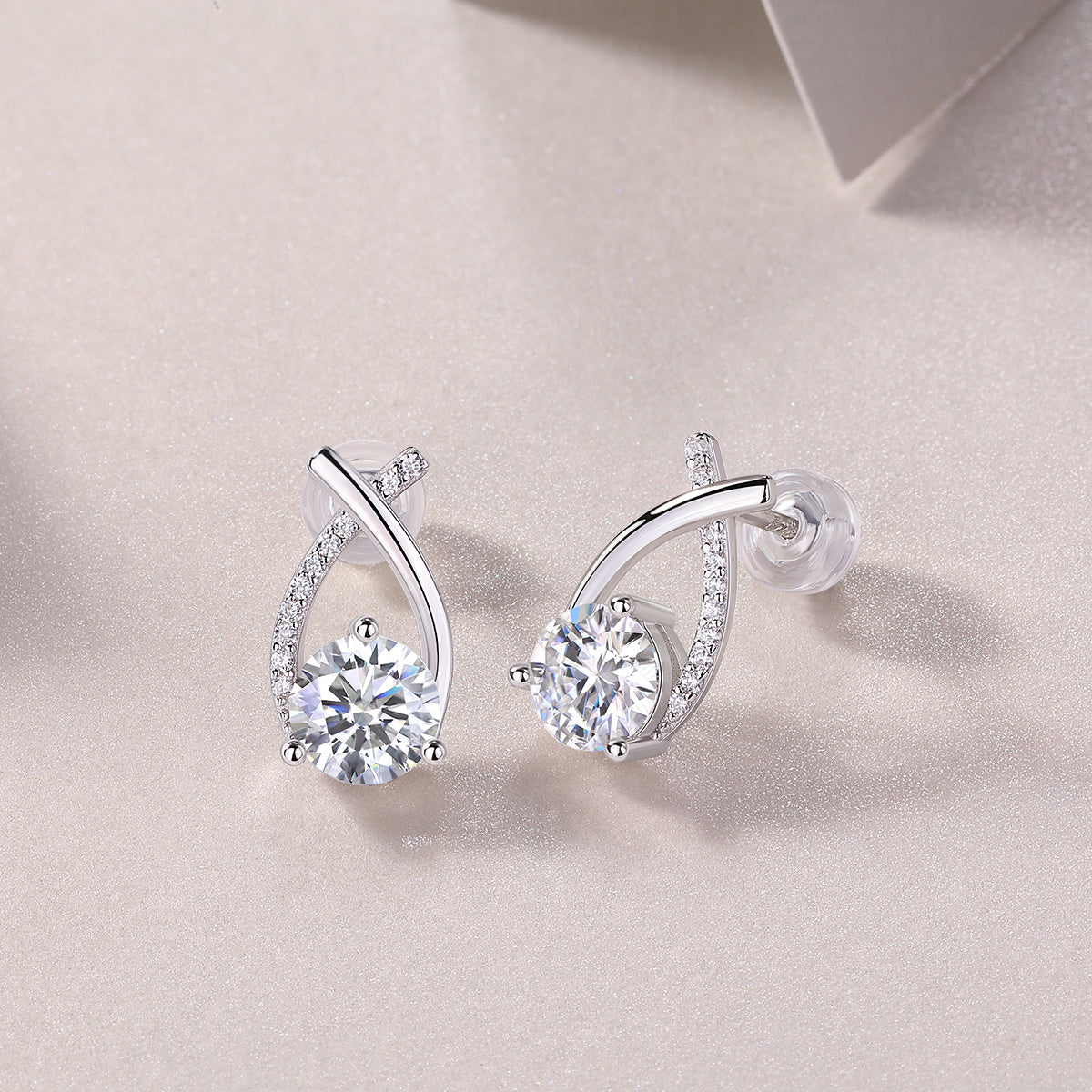 Happy Encounter - Fashionable And Luxurious Diamond Jewelry Set