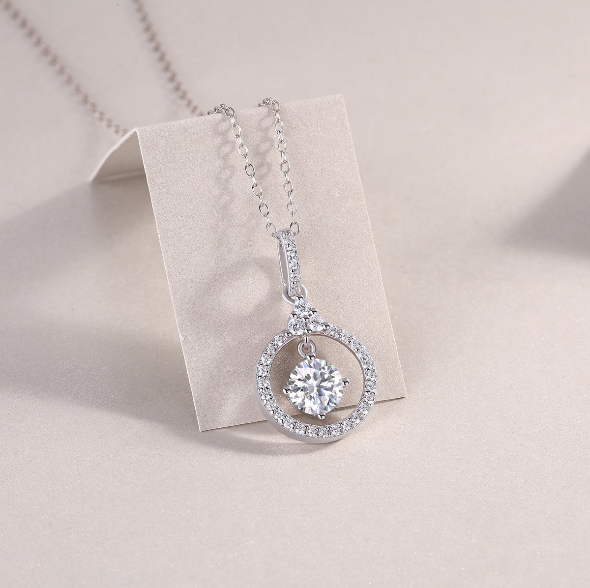 Love Ring - A Fashionable And Luxurious Diamond Jewelry Pendant Set