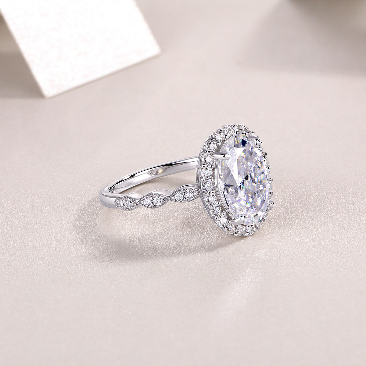 Bright Moon - A Fashionable Diamond Jewelry Piece Set