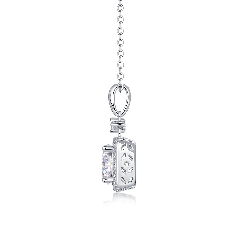 Innocence - A Fashionable And Luxurious Diamond Jewelry Piece Set