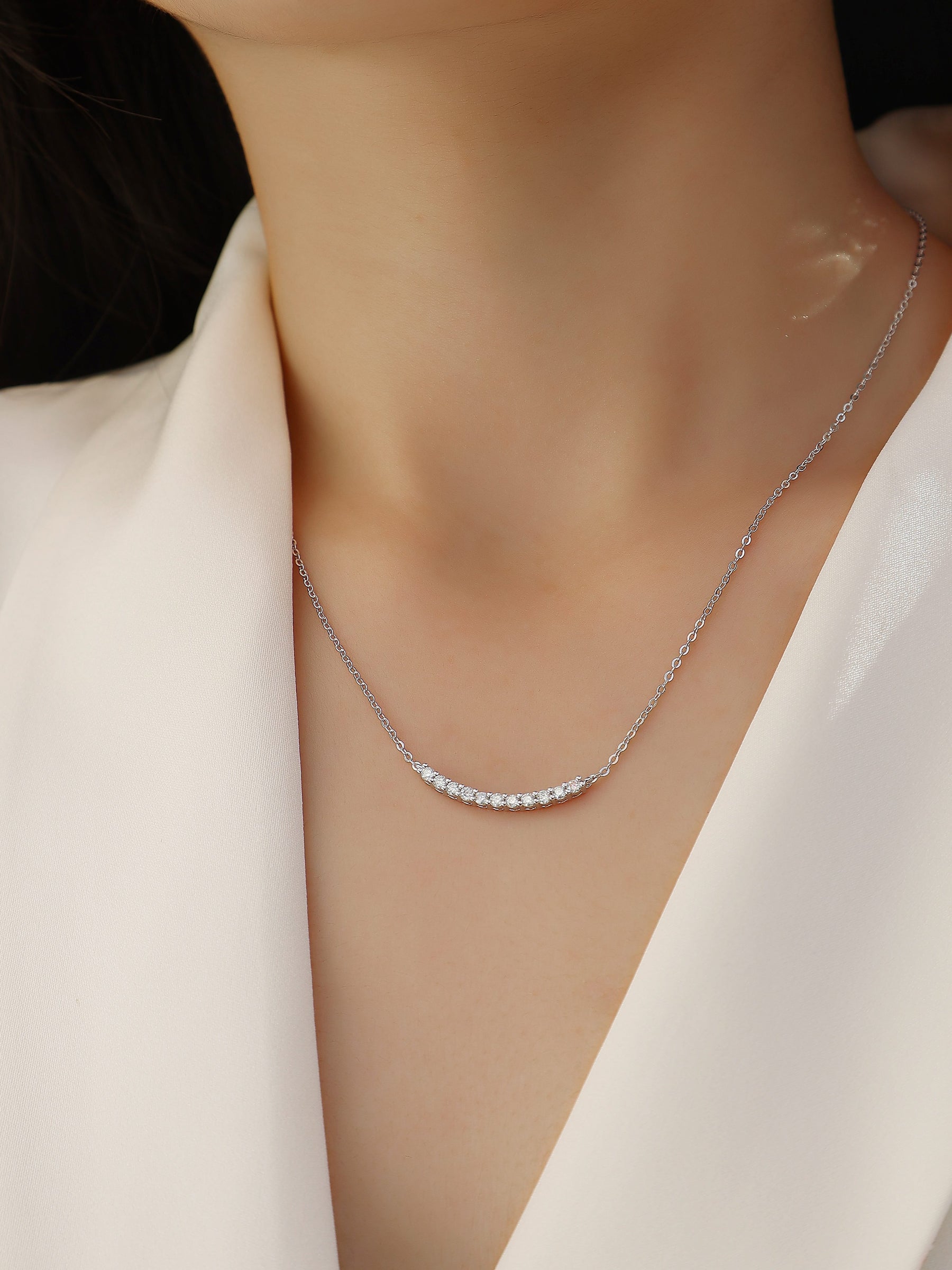 Relaxed Feel - A Fashionable And Luxurious Diamond Jewelry Pendant Set