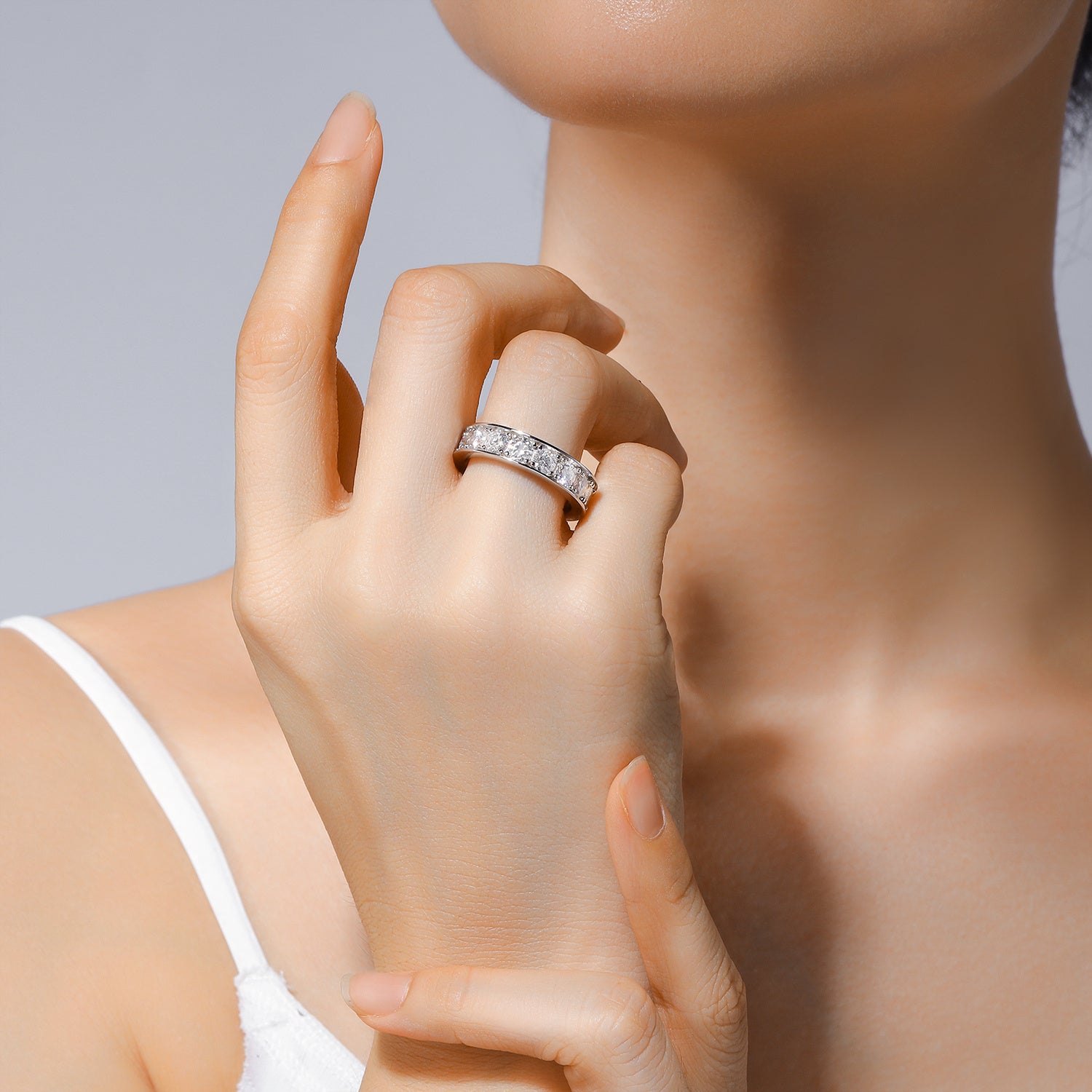 Flowing Clouds Convey Emotions - A Fashionable And Luxurious Jewelry Piece Set