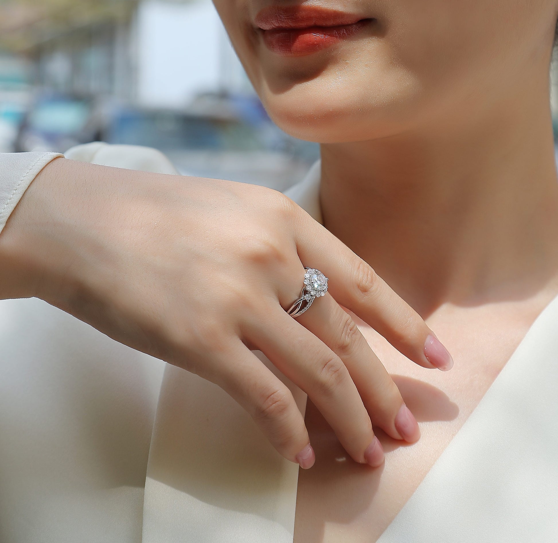 Snow Lotus - A Fashionable And Luxurious Jewelry Piece Set