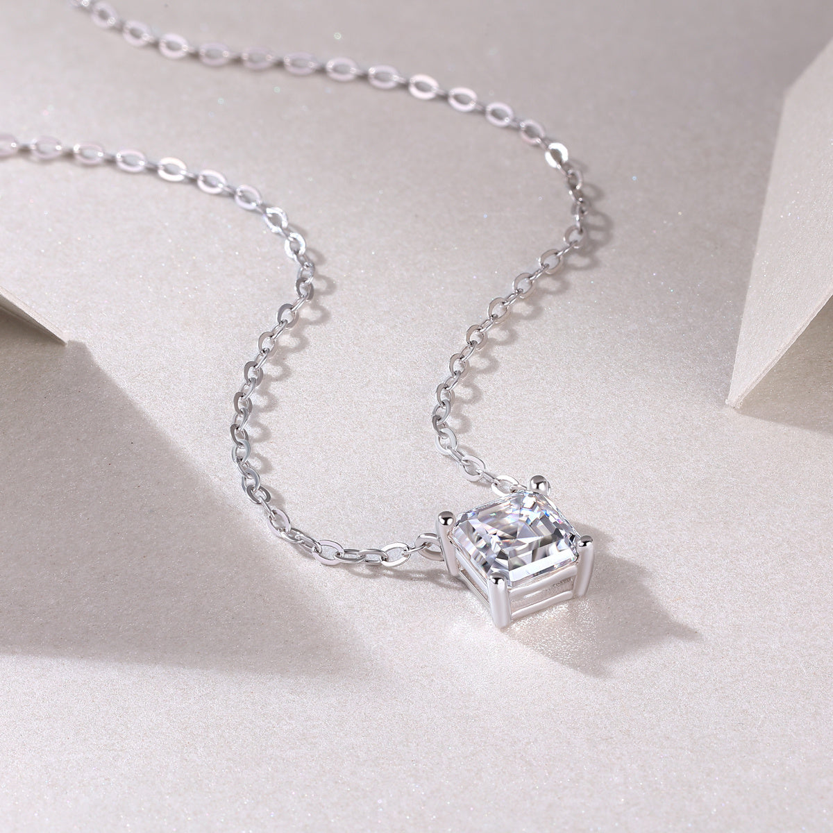 Eternal - A Fashionable And Luxurious Diamond Jewelry Pendant Set