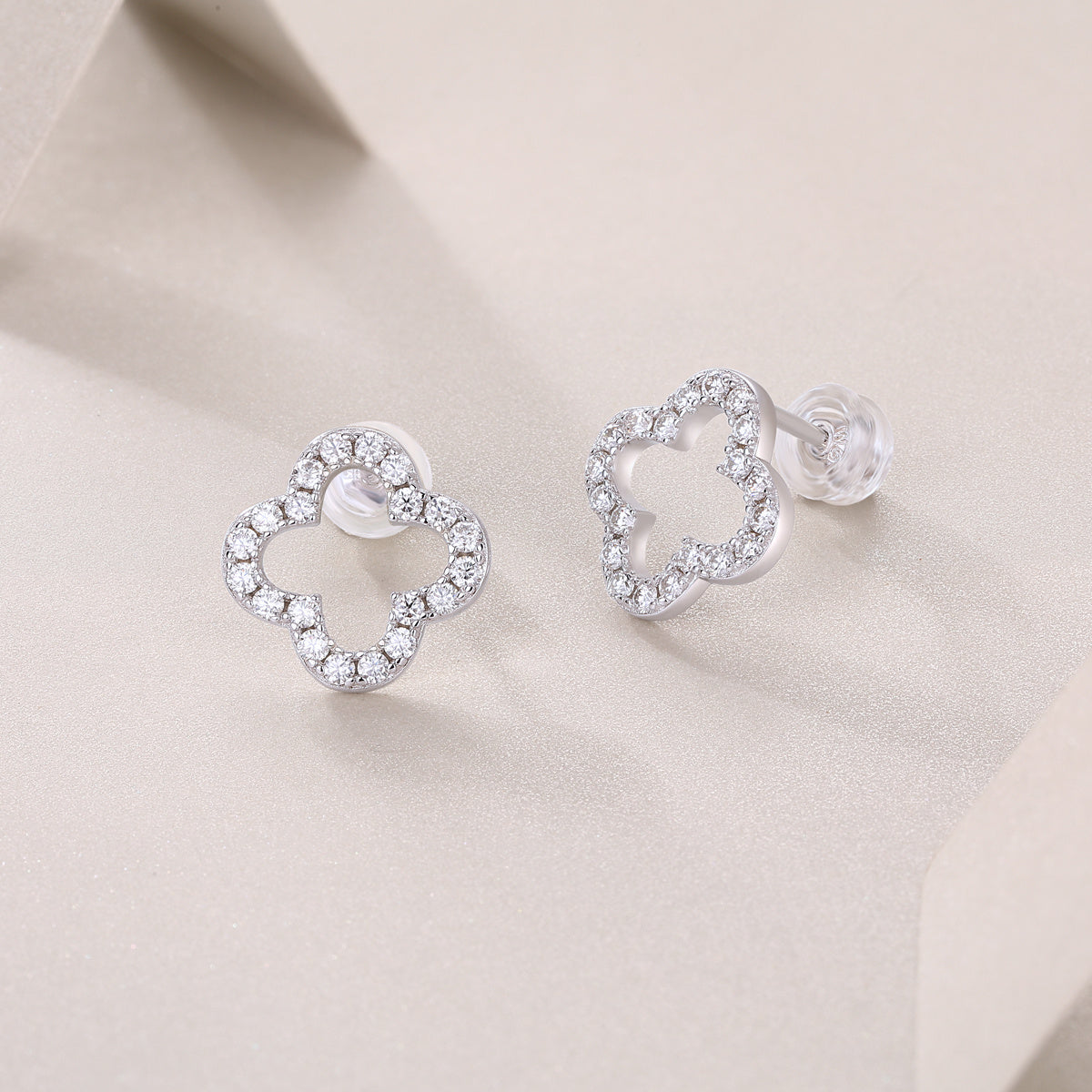Seeking Happiness - Fashionable And Luxurious Diamond Jewelry