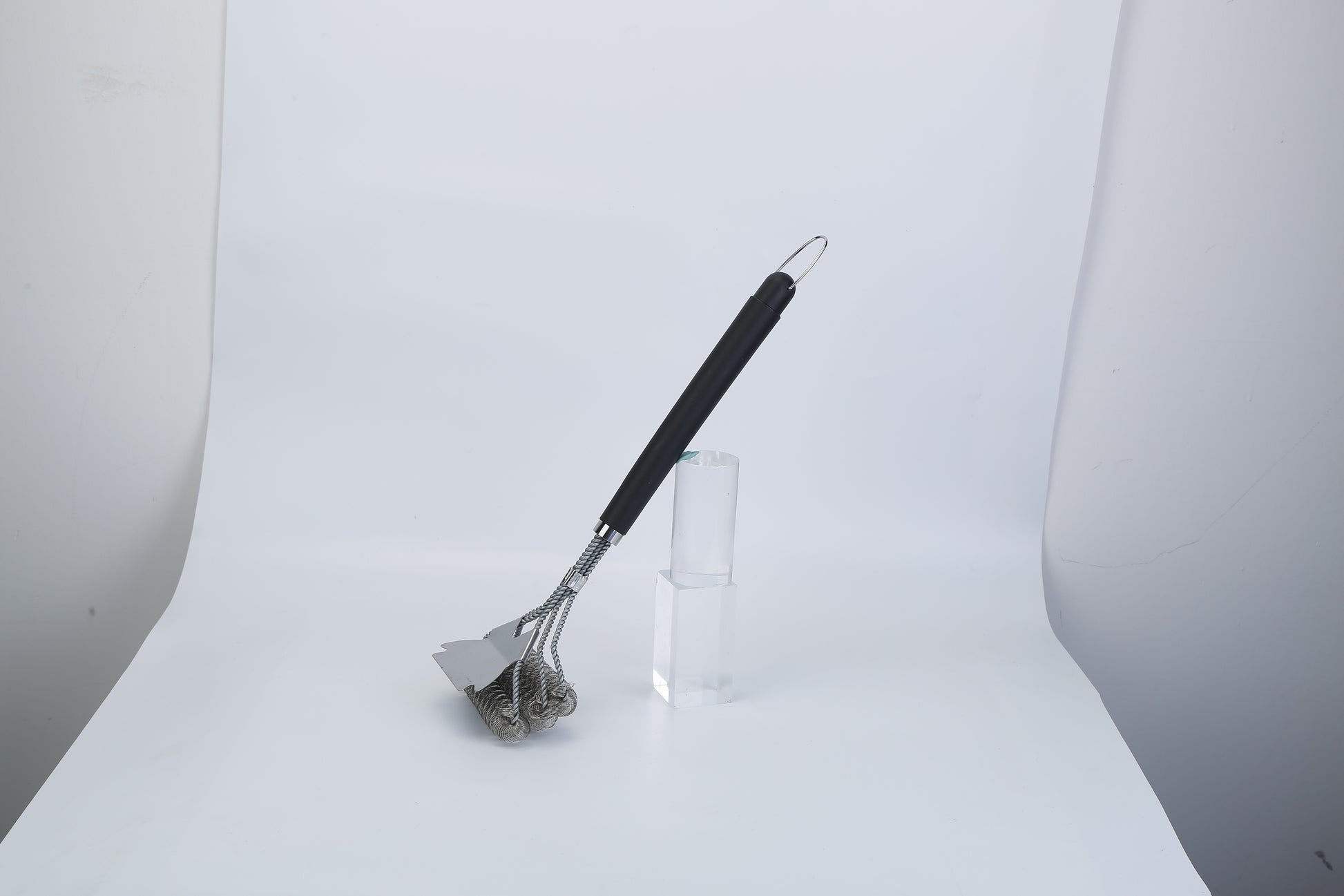 BBQ Grill Cleaning Brush Stainless Steel Barbecue Cleaner Scraper 16.5in Handle Stiff Wire Bristles For Grill Cooking Grates