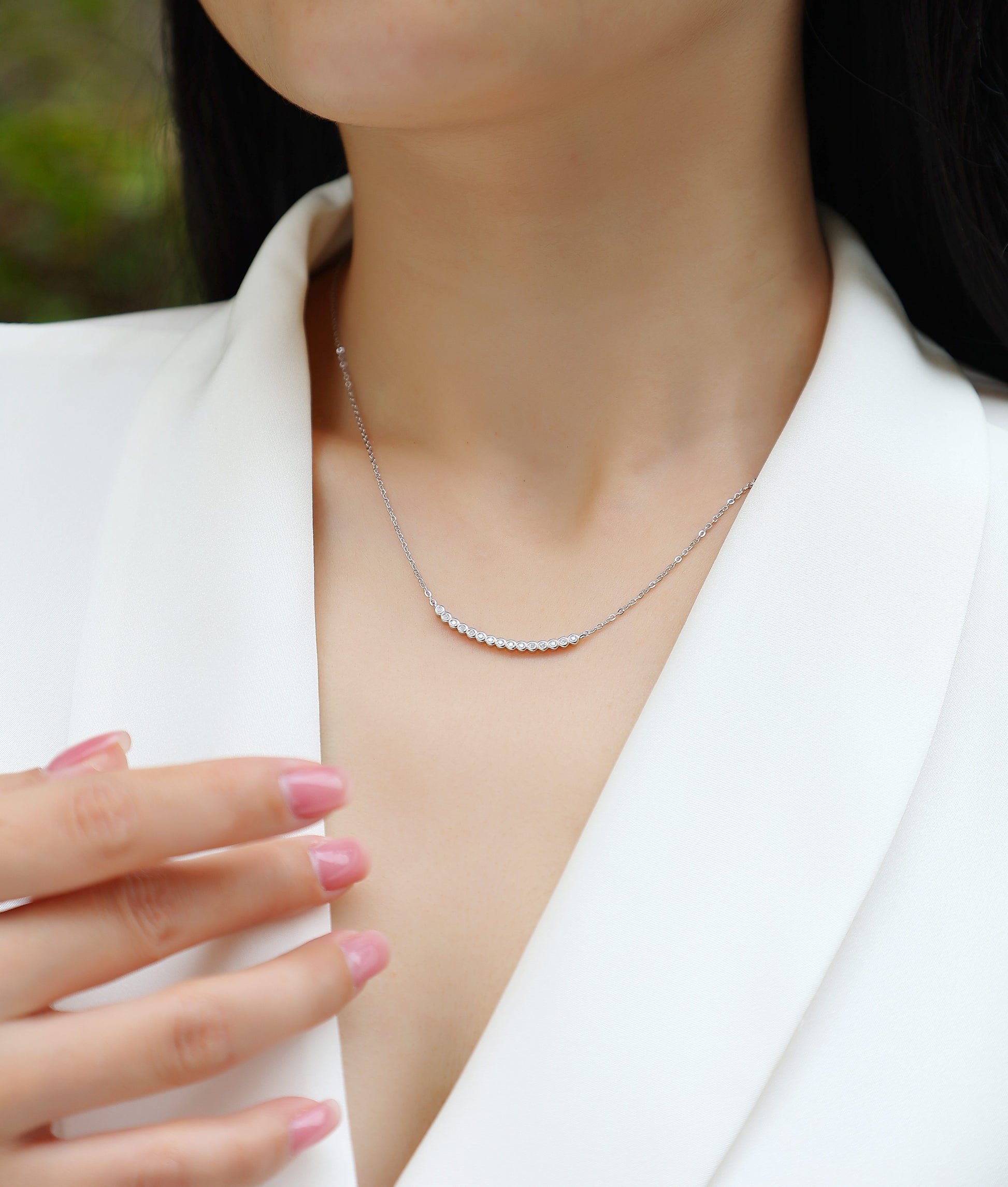 Floating World - Fashionable And Luxurious Diamond Jewelry Pendant Set