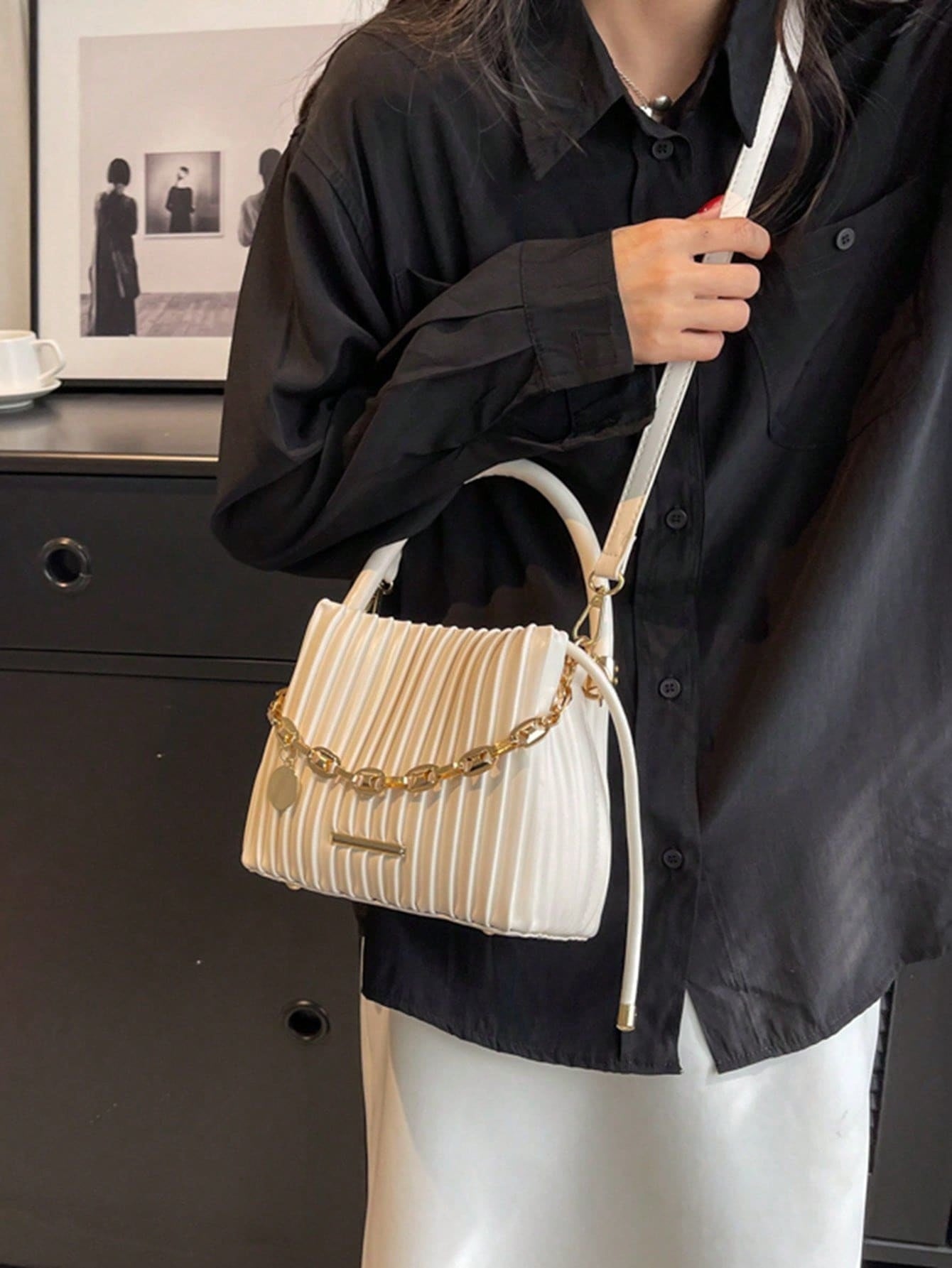 Handbag Pleated Bag Women  Fashion Chain Niche Bucket Bag