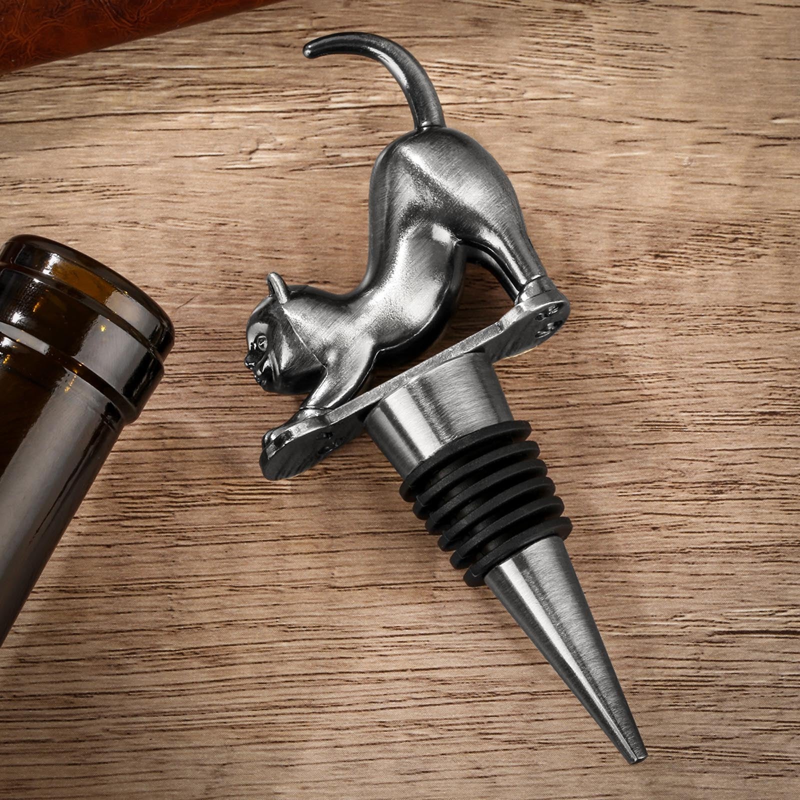 Elegant Upturned Cat Shaped Red Wine Stopper Set With Metallic Luster Bottle Stopper Gift Box