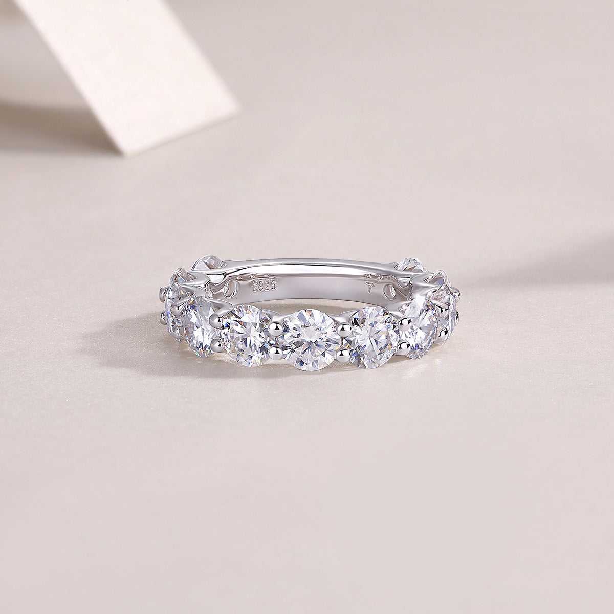 Dazzling Moments - A Fashionable And Luxurious Jewelry Accessory Set