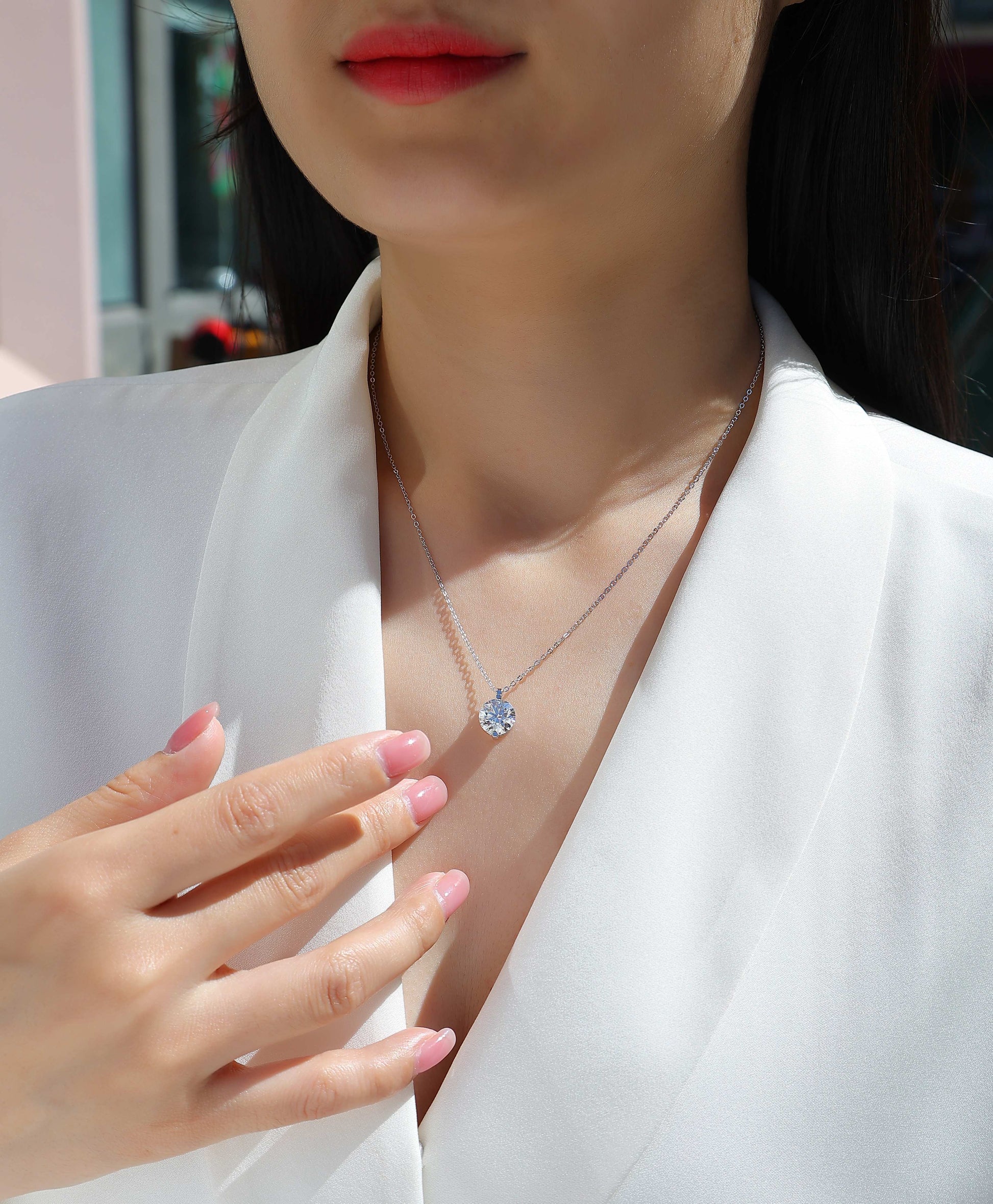 Time Lasts - A Fashionable And Luxurious Diamond Jewelry Pendant Set