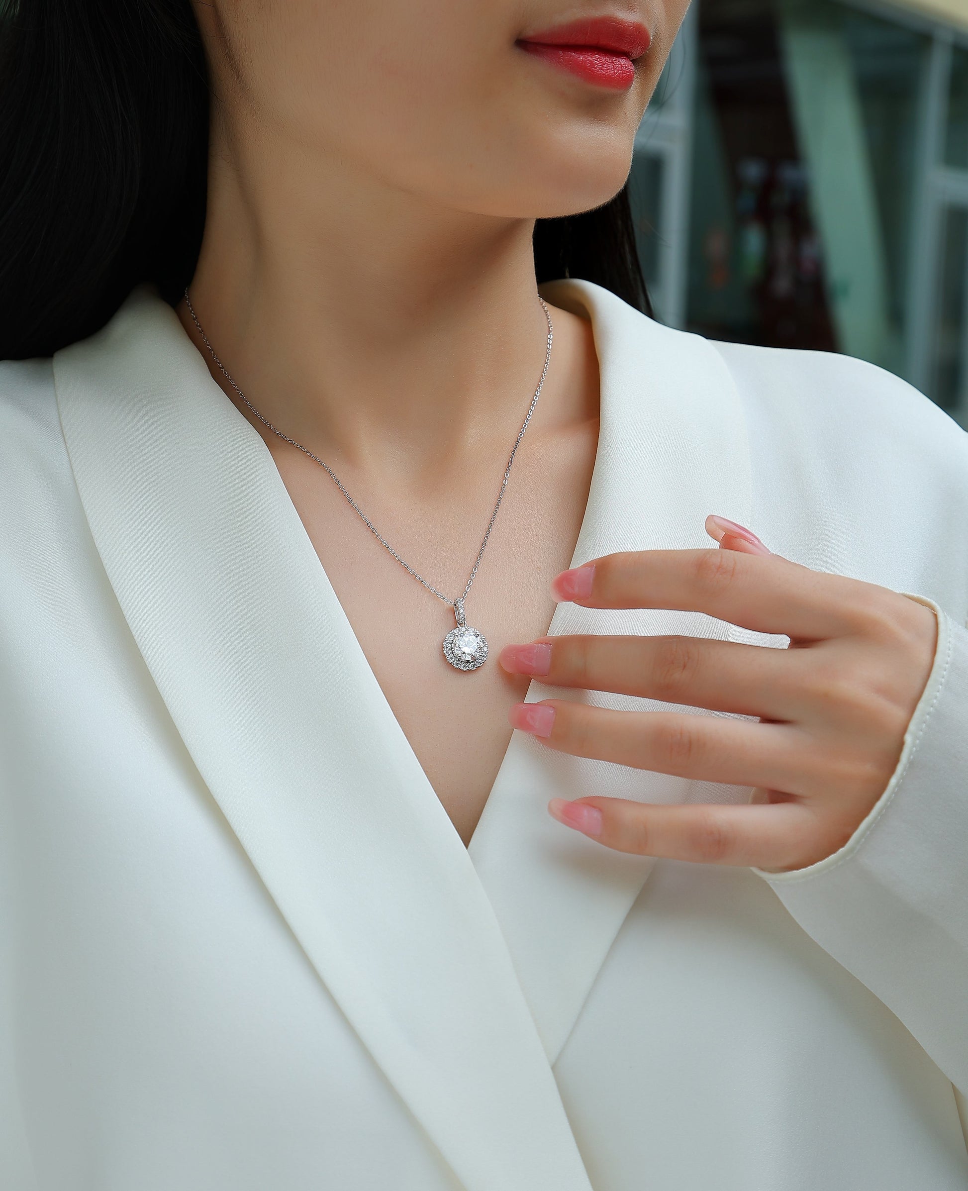 Dandelion - A Fashionable And Luxurious Diamond Jewelry Pendant Set
