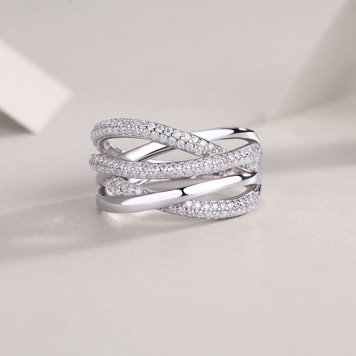 Brilliant Interweaving - A Fashionable And Luxurious Jewelry Accessory Set