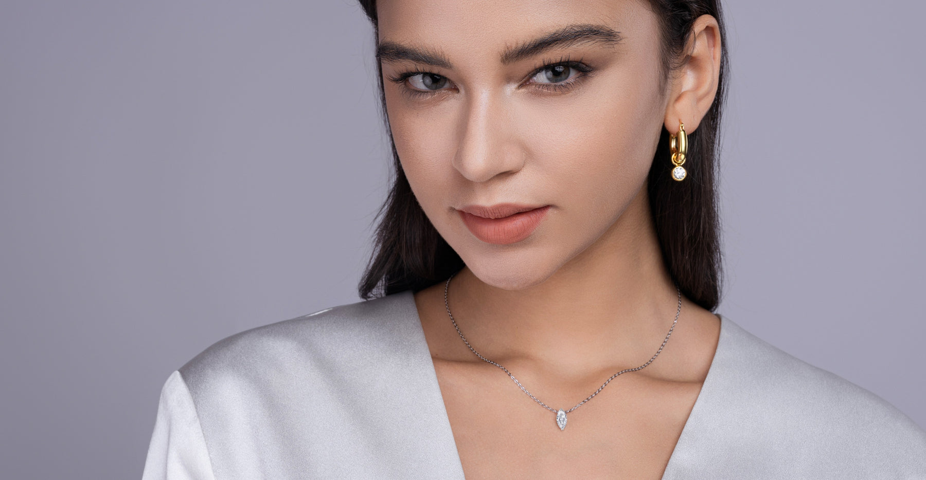 A Fashionable Jewelry Pendant Set
