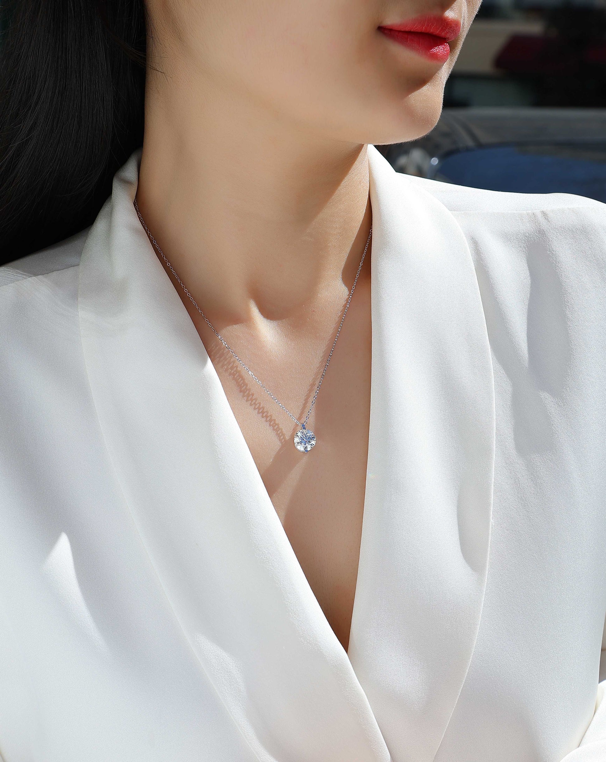 Time Lasts - A Fashionable And Luxurious Diamond Jewelry Pendant Set